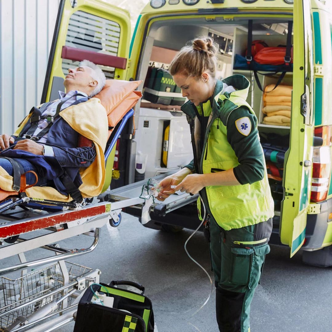 Från undersköterska till ambulanssjukvårdare | Ansök till Yrkeshögskolan | Medlearn.se