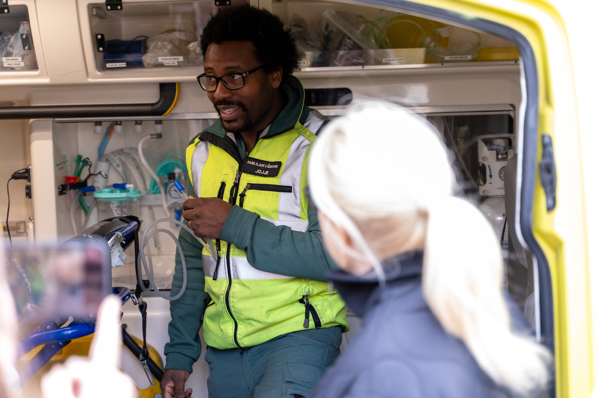 Generaldirektören besökte Medlearns ambulanssjukvårdarprogram | Medlearn.se