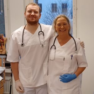 Vård- och omsorgsprogrammet på Medlearn – så upplever våra studerande utbildningen | Medlearn.se