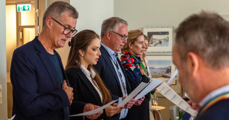 28 elever från Ukraina firades på vägen mot undersköterskeyrket | Medlearn.se 28 elever från Ukraina firades på vägen mot undersköterskeyrket | Medlearn.se